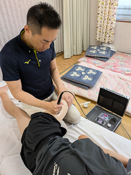 スポーツトレーナーの施術